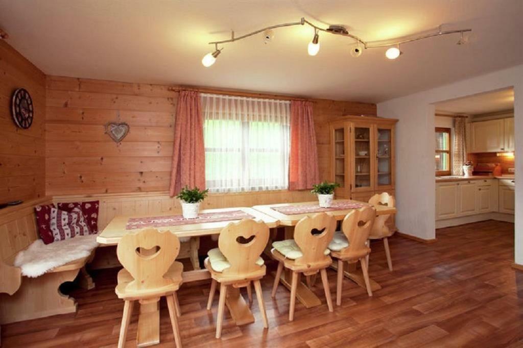 Haus Waldhof Lägenhet Brixen im Thale Exteriör bild